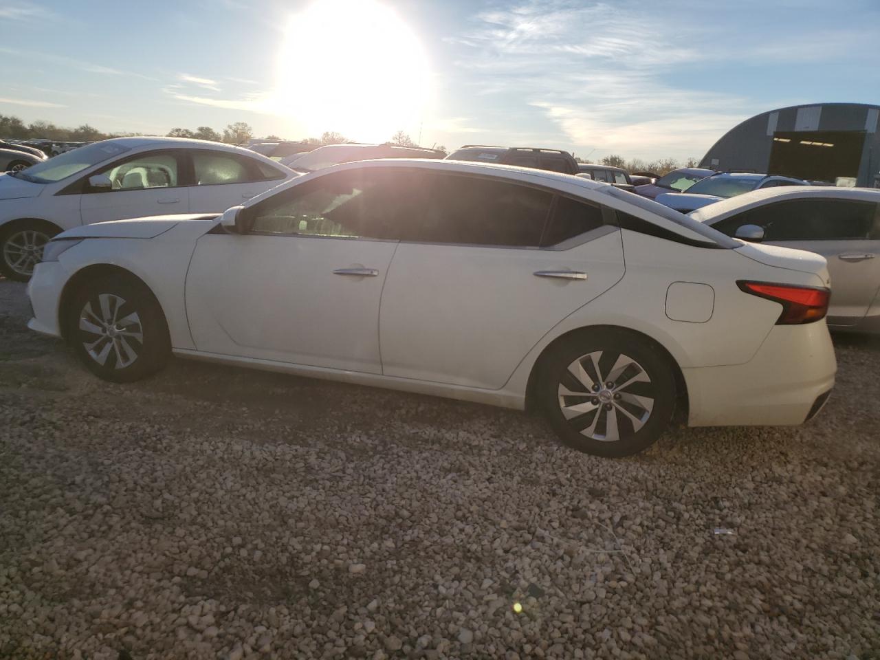 2019 Nissan Altima VIN 1N4BL4BV6KC221447 Copart auction photo, side damage thumbnail 2
