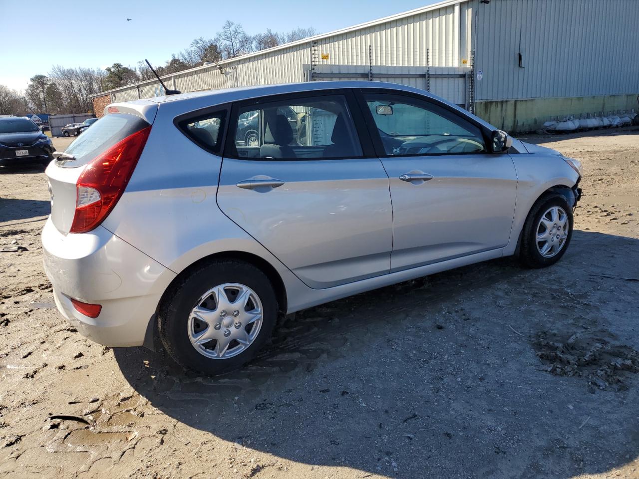 2015 Hyundai Accent VIN KMHCT5AE1FU232485 Copart auction photo, front end / minor dent/scratches damage thumbnail 3