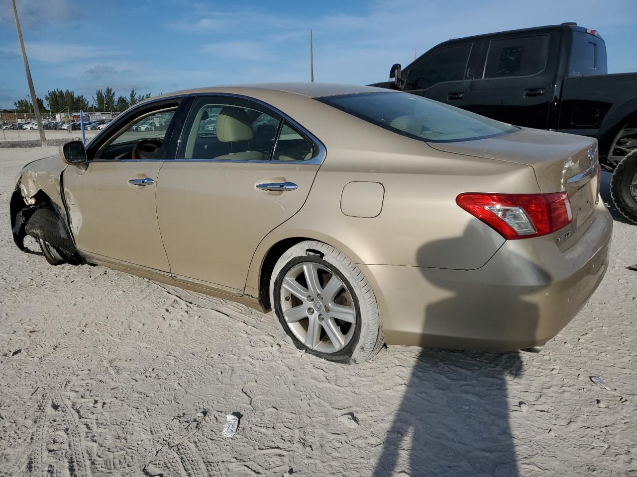 2007 Lexus ES VIN JTHBJ46G272044807 Copart auction photo, front end / minor dent/scratches damage thumbnail 2