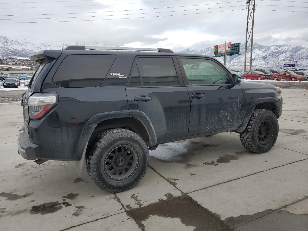 2017 Toyota 4Runner VIN JTEBU5JR1H5410517 Copart auction photo, rear end damage thumbnail 3