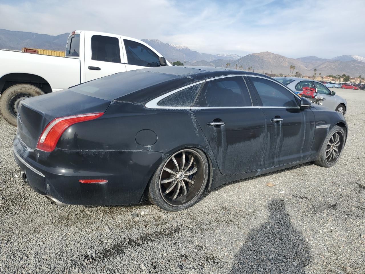 2012 Jaguar XJ VIN SAJWA1CB6CLV27989 Copart auction photo, minor dent/scratches damage thumbnail 3