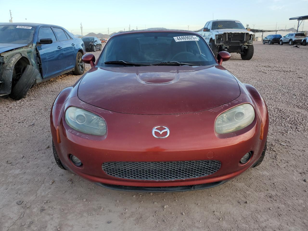 2006 Mazda MX-5 VIN JM1NC25F460112945 Copart auction photo, minor dent/scratches damage thumbnail 5