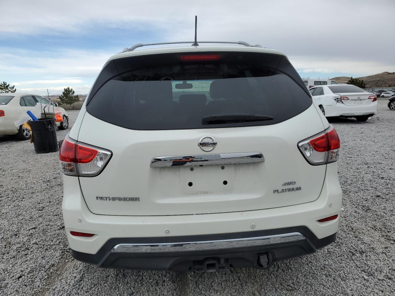 2015 Nissan Pathfinder VIN 5N1AR2MMXFC695299 Copart auction photo, side damage thumbnail 6