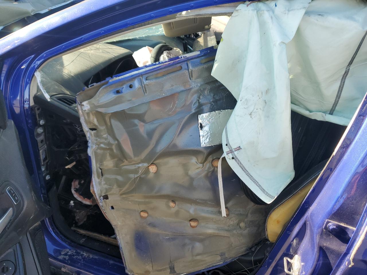 2015 Ford Focus VIN 1FADP3N28FL321631 Copart auction photo, all over damage thumbnail 7