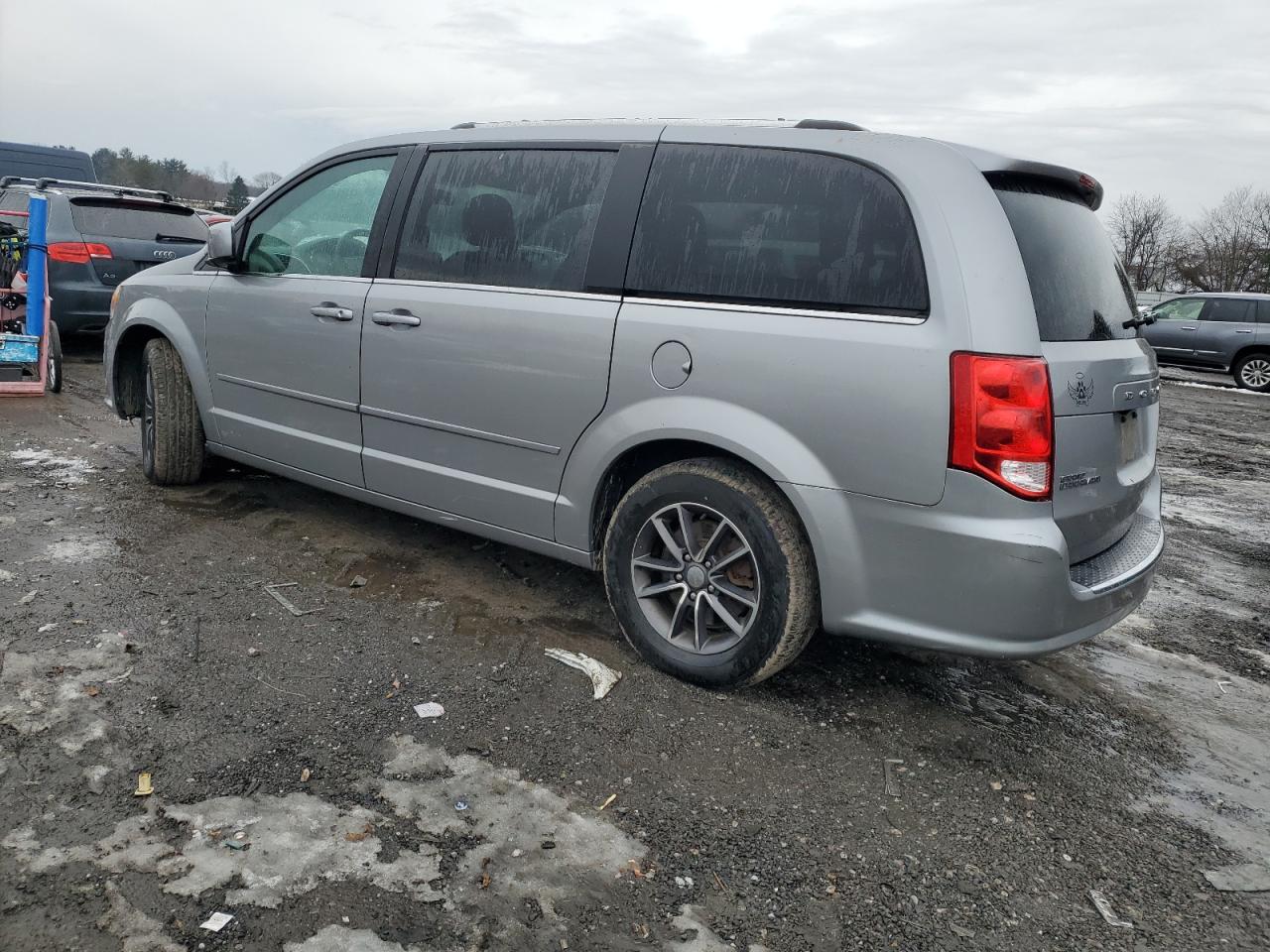 2017 Dodge Caravan VIN 2C4RDGCG4HR631333 Copart auction photo, mechanical / minor dent/scratches damage thumbnail 2