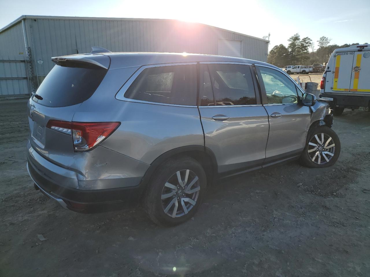 2019 Honda Pilot VIN 5FNYF5H5XKB016547 Copart auction photo, front end damage thumbnail 3