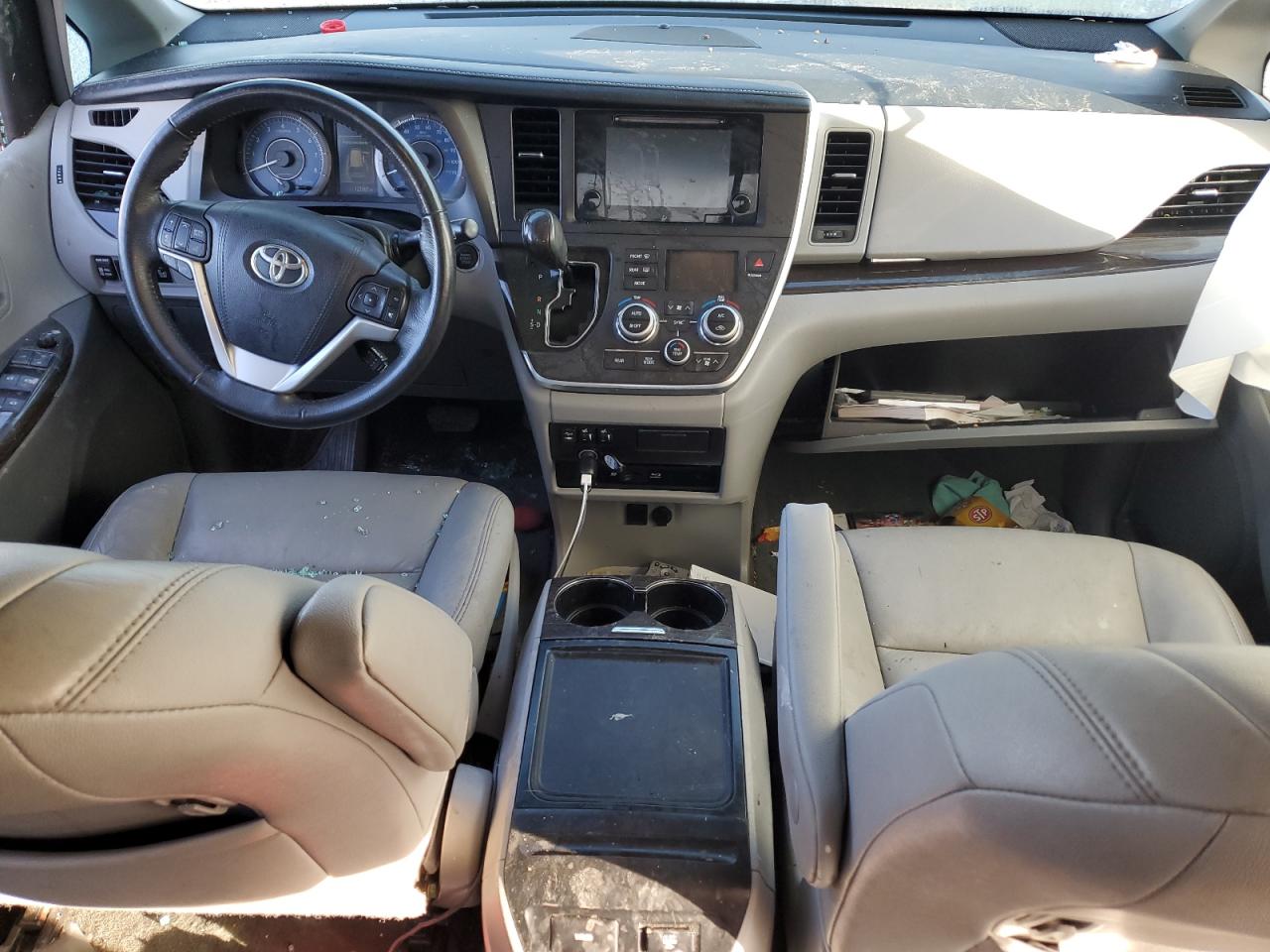 2017 Toyota Sienna VIN 5TDYZ3DC2HS871604 Copart auction photo, front end / rear end damage thumbnail 8