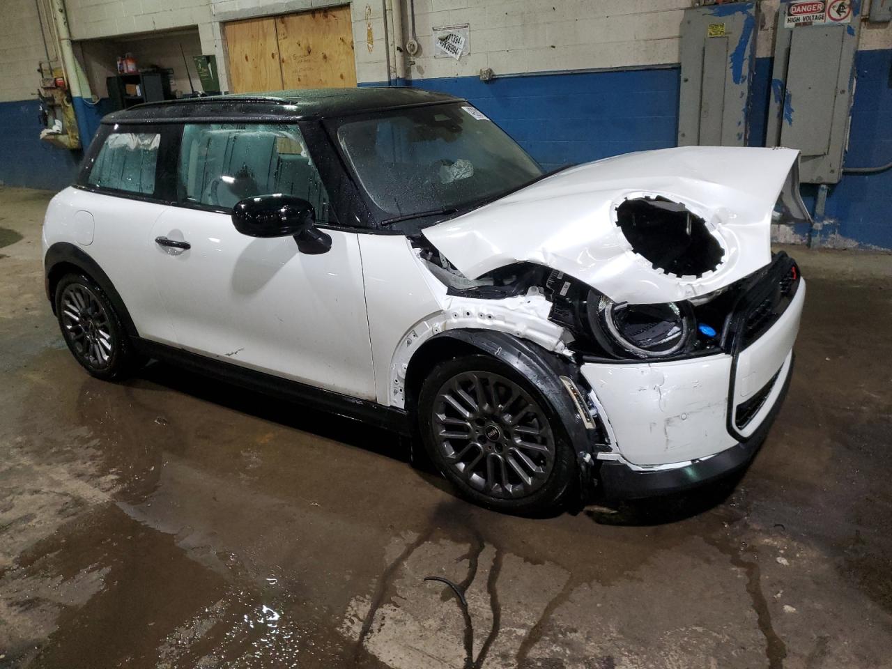 2025 MINI Cooper VIN WMW23GD06S2W21282 Copart auction photo, front end damage thumbnail 4