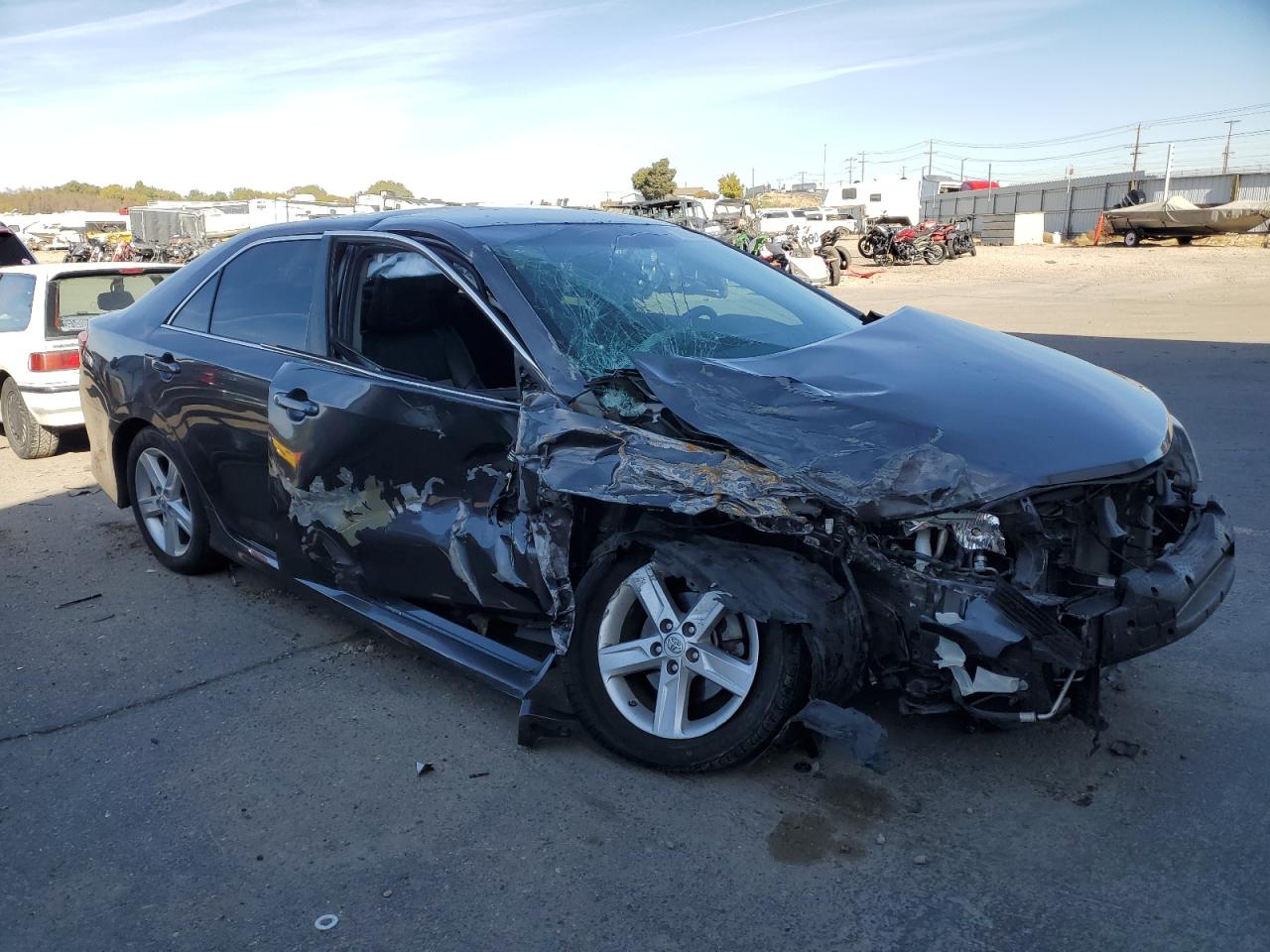 2014 Toyota Camry VIN 4T1BF1FK7EU807455 Copart auction photo, side / front end damage thumbnail 4