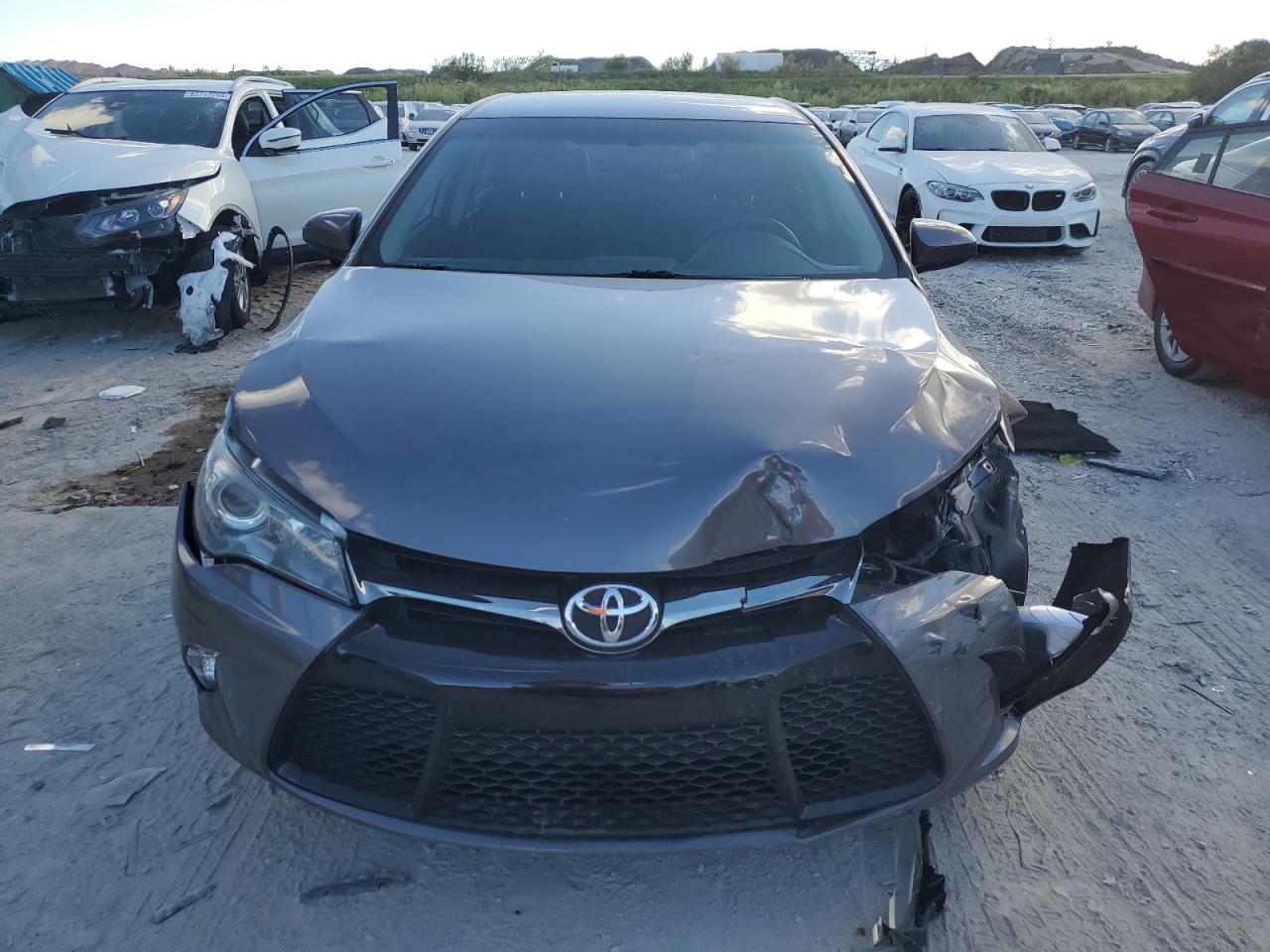 2016 Toyota Camry VIN 4T1BF1FK3GU126695 Copart auction photo, front end / minor dent/scratches damage thumbnail 5