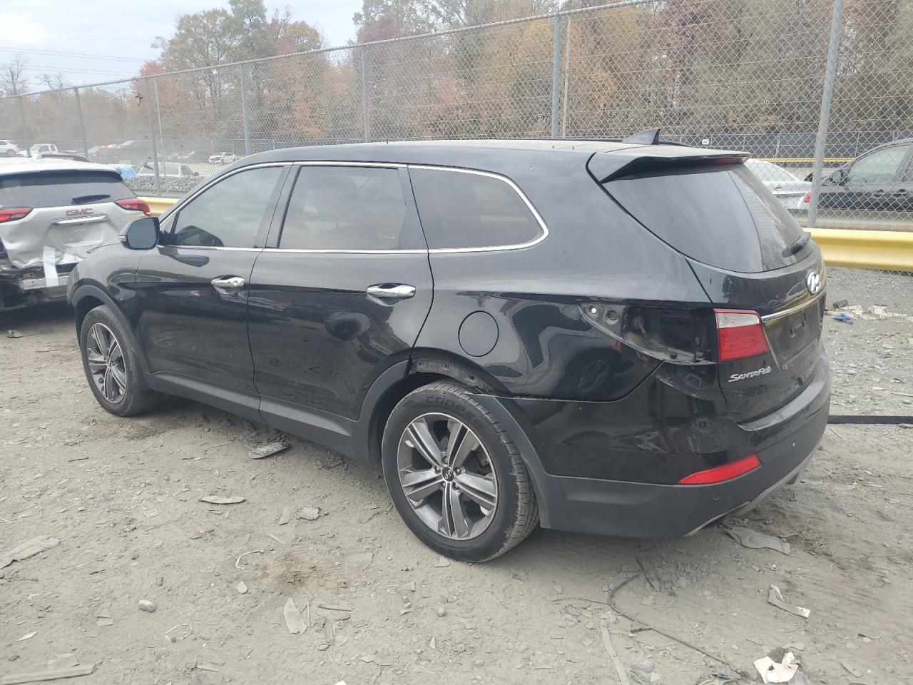 2015 Hyundai Santa Fe VIN KM8SRDHF3FU129846 Copart auction photo, front end damage thumbnail 2