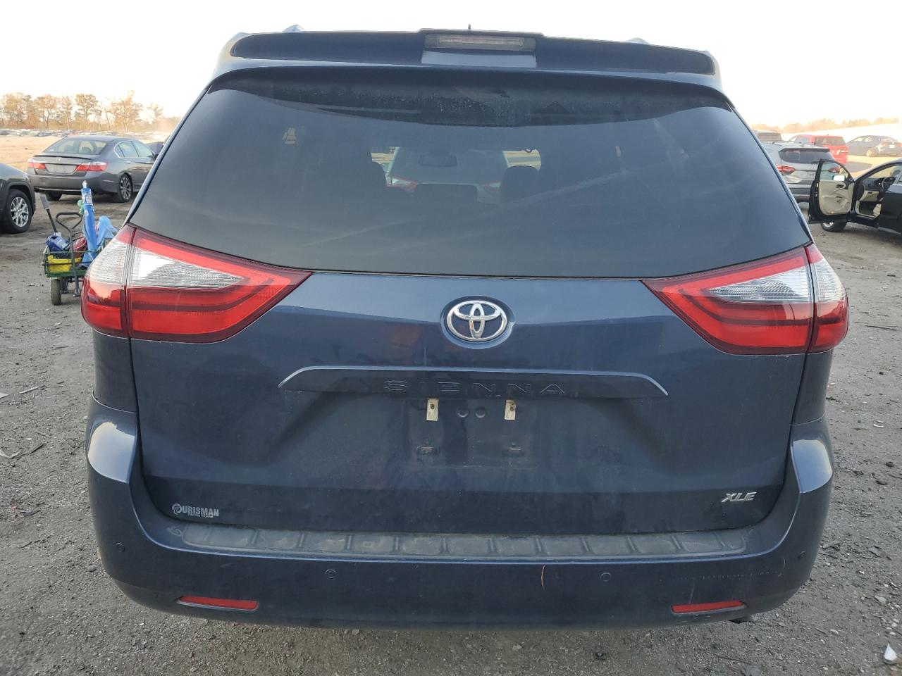 2020 Toyota Sienna VIN 5TDYZ3DC5LS052000 Copart auction photo, front end damage thumbnail 6