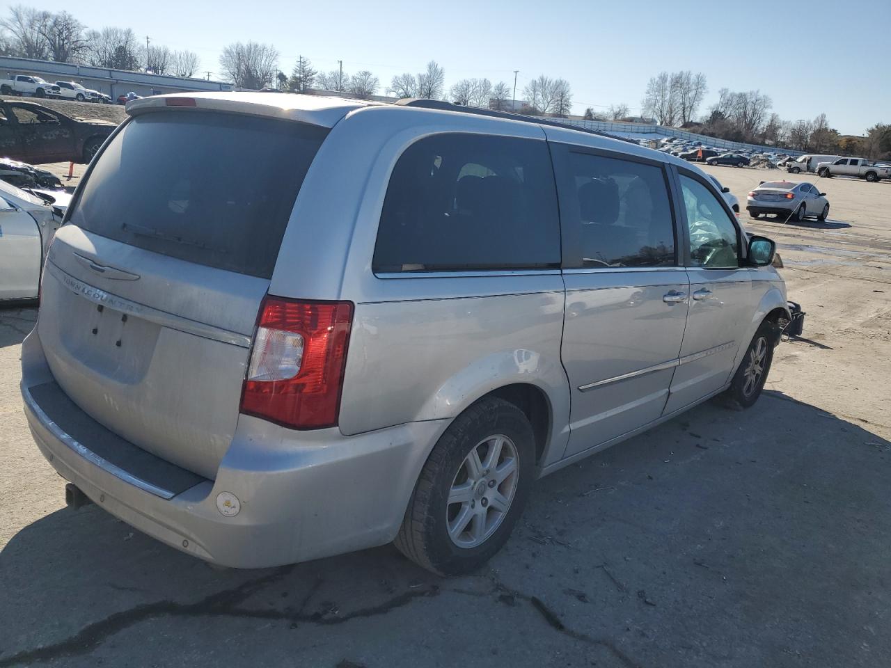 2011 Chrysler Town & Country VIN 2A4RR5DG3BR759312 Copart auction photo, front end / side damage thumbnail 3