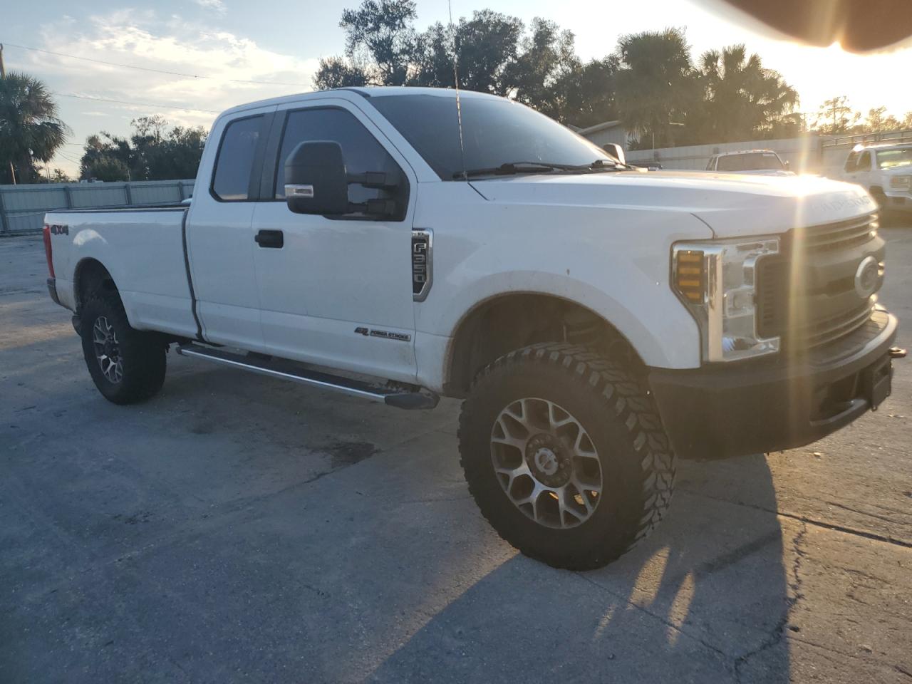 2019 Ford F350 VIN 1FT8X3BT6KEC12785 Copart auction photo, water/flood damage thumbnail 4