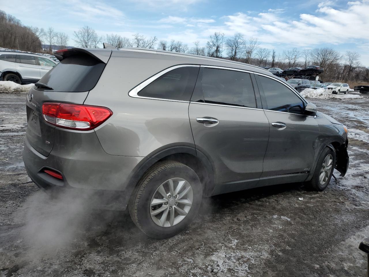 2018 KIA Sorento VIN 5XYPGDA33JG415089 Copart auction photo, front end damage thumbnail 3