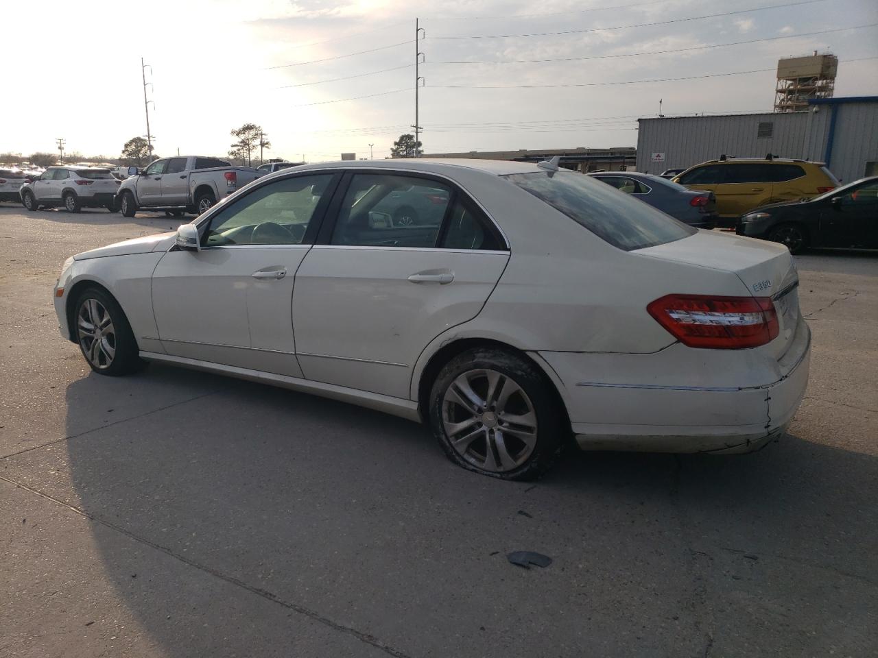 2011 Mercedes-Benz E-klasse VIN WDDHF5GBXBA477947 Copart auction photo, front end / minor dent/scratches damage thumbnail 2