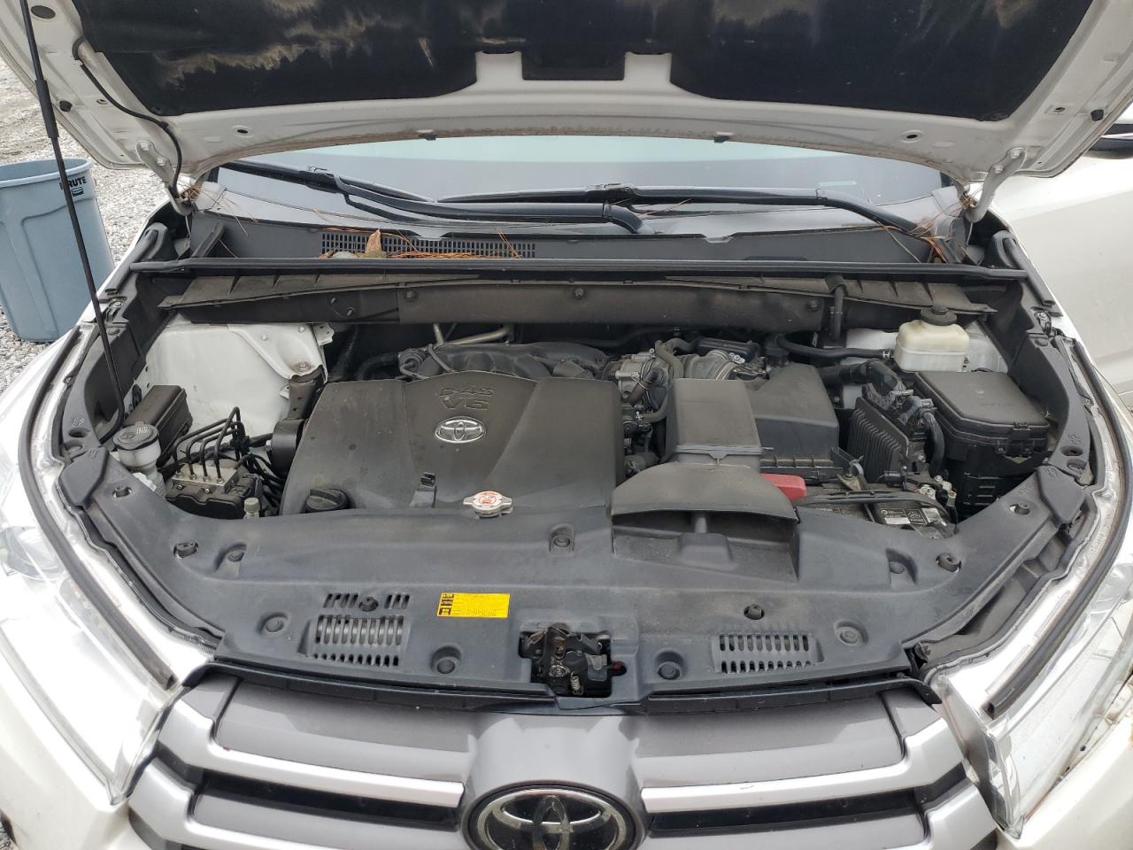 2018 Toyota Highlander VIN 5TDKZRFH1JS549267 Copart auction photo, front end damage thumbnail 12