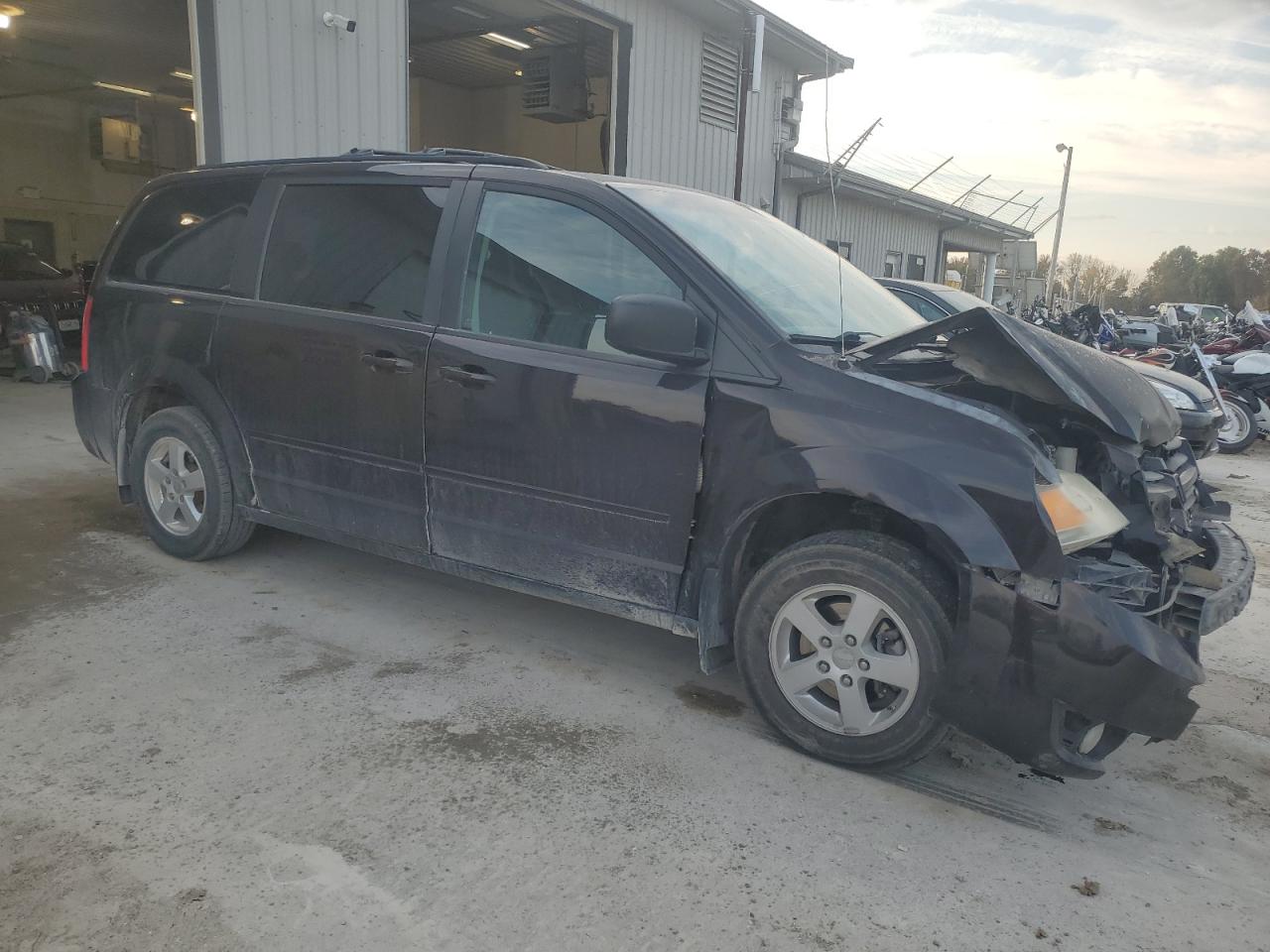 2010 Dodge Caravan VIN 2D4RN4DE5AR365192 Copart auction photo, front end / side damage thumbnail 4