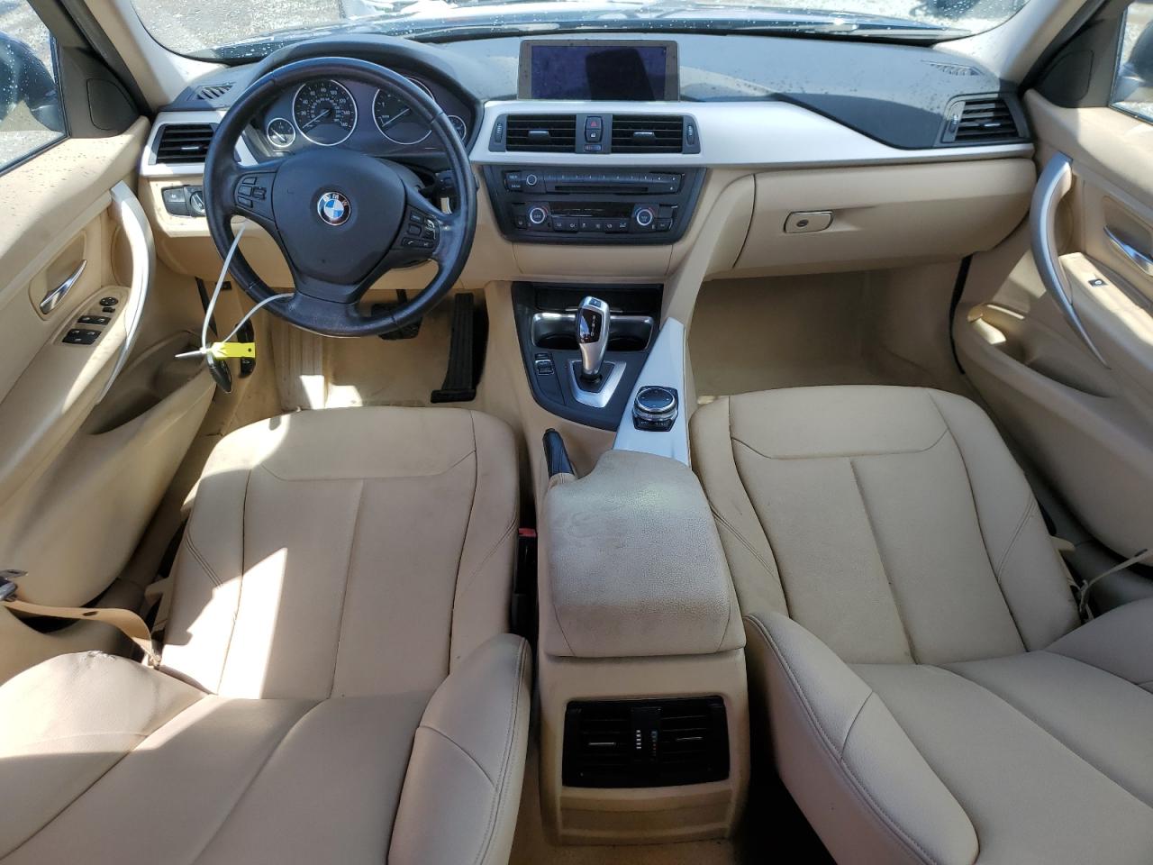 2014 BMW 3er VIN WBA3B1C59EK133093 Copart auction photo, water/flood / minor dent/scratches damage thumbnail 8