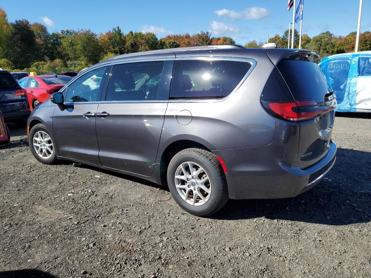 2022 Chrysler Pacifica VIN 2C4RC1BG7NR145631 Copart auction photo, front end / side damage thumbnail 2