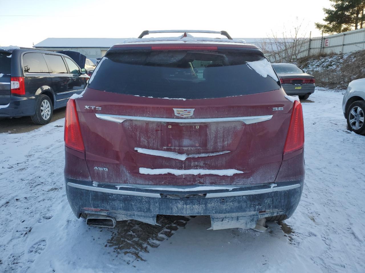 2017 Cadillac XT5 VIN 1GYKNDRSXHZ186850 Copart auction photo, rear end damage thumbnail 6