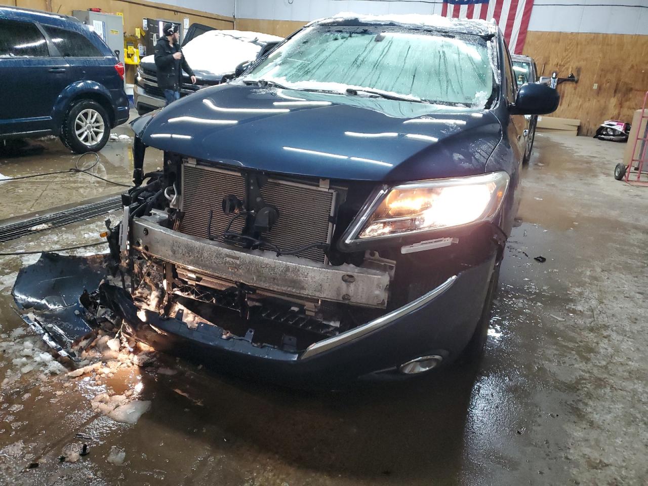 2014 Nissan Pathfinder VIN 5N1AR2MM2EC722221 Copart auction photo, front end / minor dent/scratches damage thumbnail 5