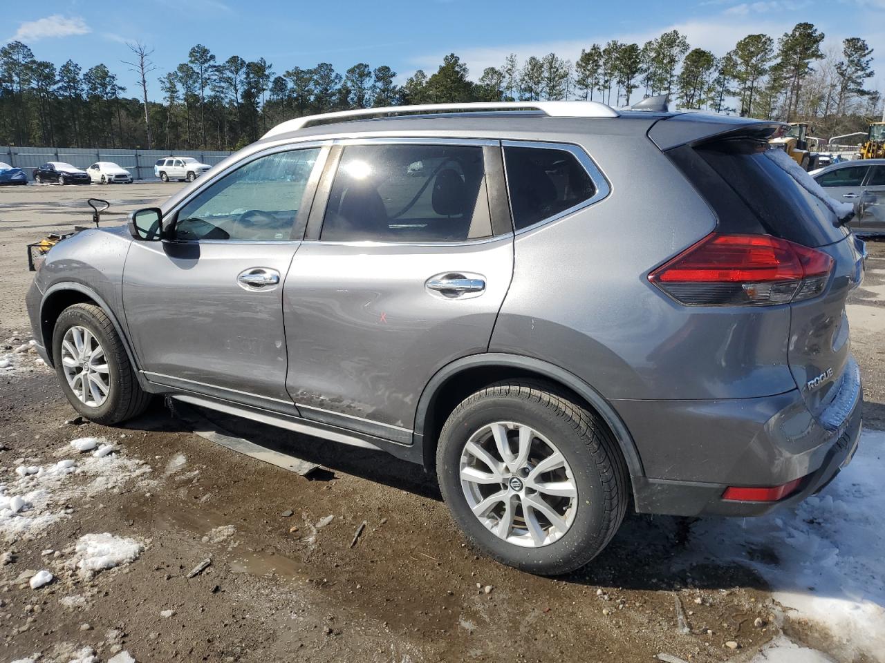 2017 Nissan Rogue VIN KNMAT2MV8HP600975 Copart auction photo, front end / side damage thumbnail 2