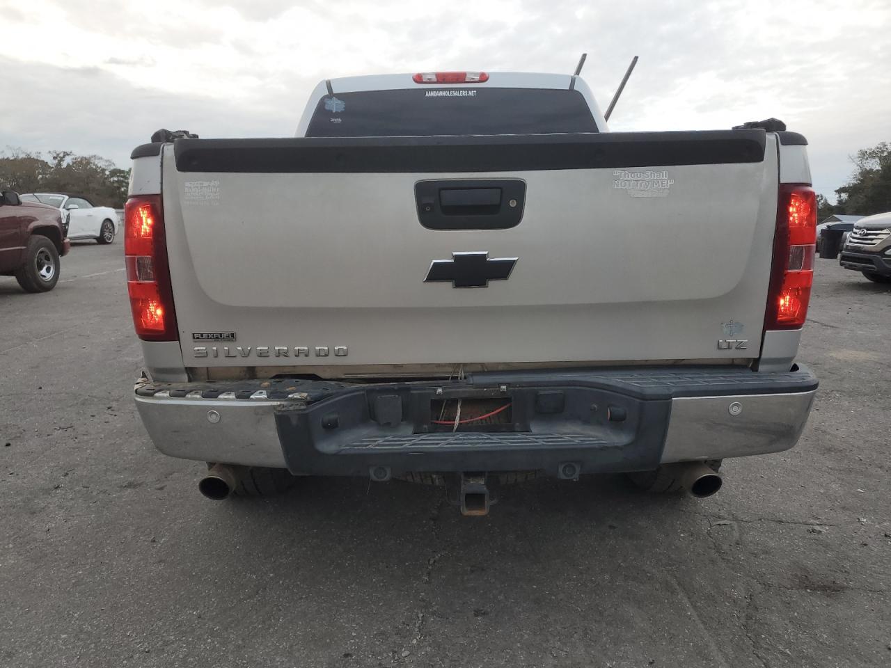 2011 Chevrolet Silverado VIN 3GCPKTE32BG280984 Copart auction photo, minor dent/scratches / mechanical damage thumbnail 6