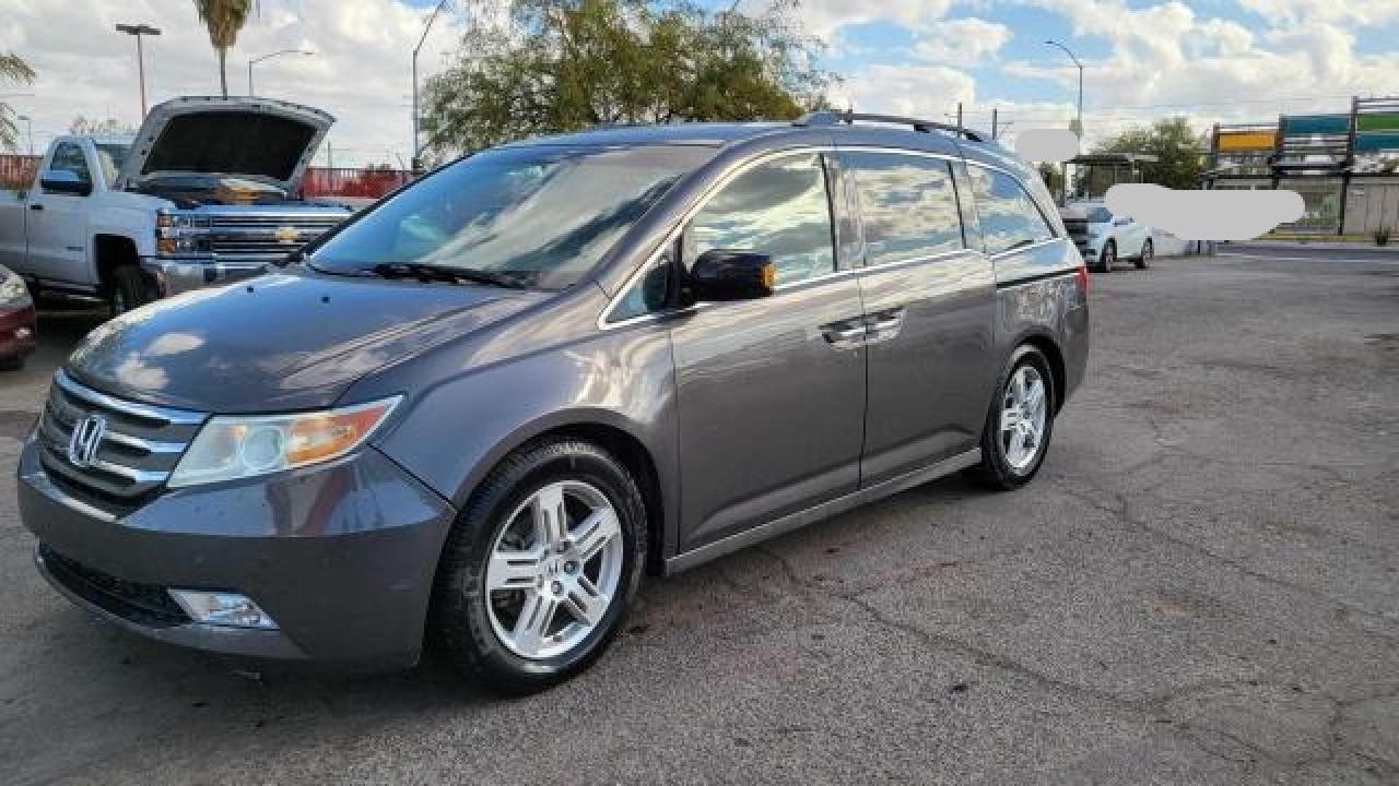 2011 Honda Odyssey VIN 5FNRL5H98BB008835 Copart auction photo, minor dent/scratches / normal wear damage thumbnail 2