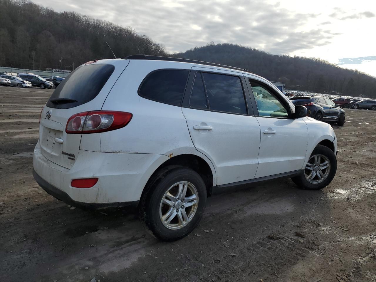 2011 Hyundai Santa Fe VIN 5XYZGDAB9BG030993 Copart auction photo, all over damage thumbnail 3