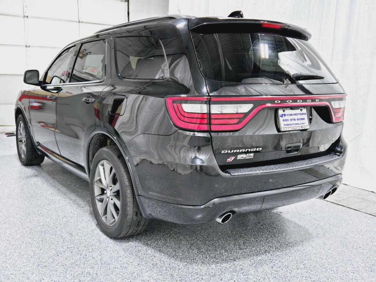 2018 Dodge Durango VIN 1C4RDJDGXJC443362 Copart auction photo, minor dent/scratches / normal wear damage thumbnail 3