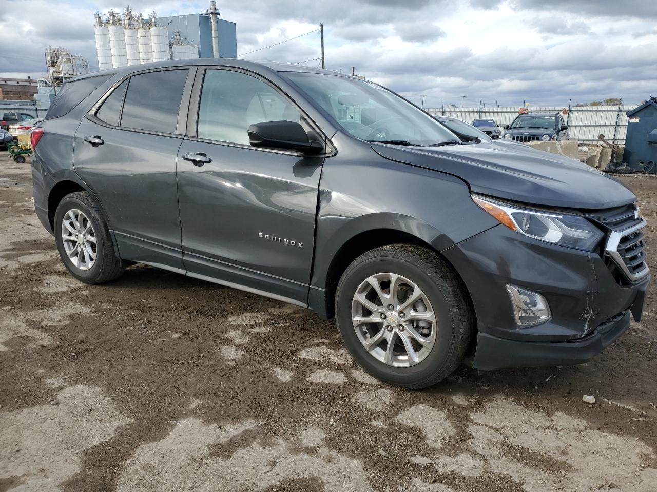 2021 Chevrolet Equinox VIN 2GNAXSEV5M6135821 Copart auction photo, front end / side damage thumbnail 4