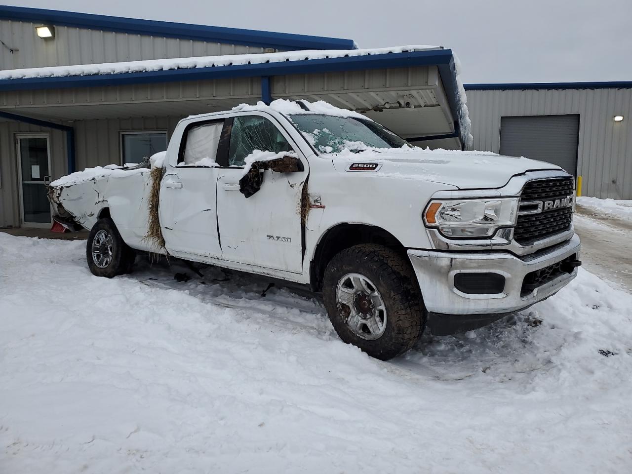 2022 RAM 2500 VIN 3C6UR5JL4NG239154 Copart auction photo, all over damage thumbnail 4