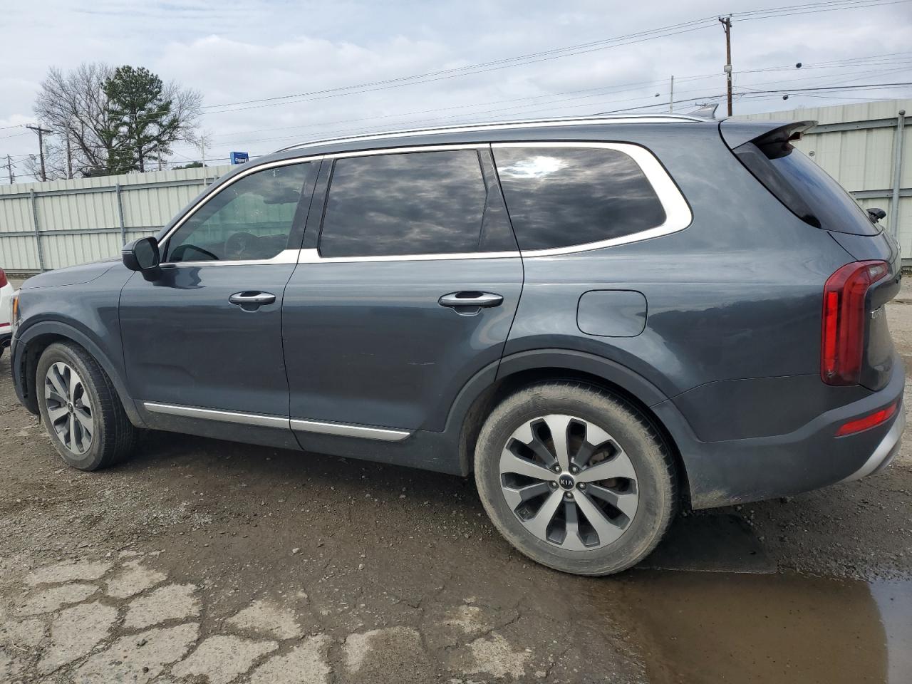 2020 KIA Telluride VIN 5XYP64HC0LG011470 Copart auction photo, minor dent/scratches damage thumbnail 2