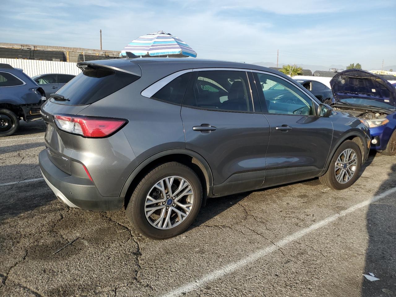 2022 Ford Escape VIN 1FMCU9H6XNUA72138 Copart auction photo, burn / mechanical damage thumbnail 3