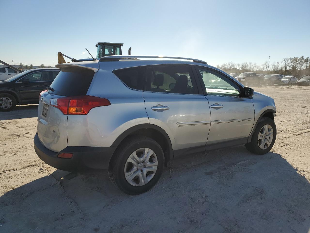 2015 Toyota RAV 4 VIN JTMZFREV4FD061030 Copart auction photo, front end / rear end damage thumbnail 3