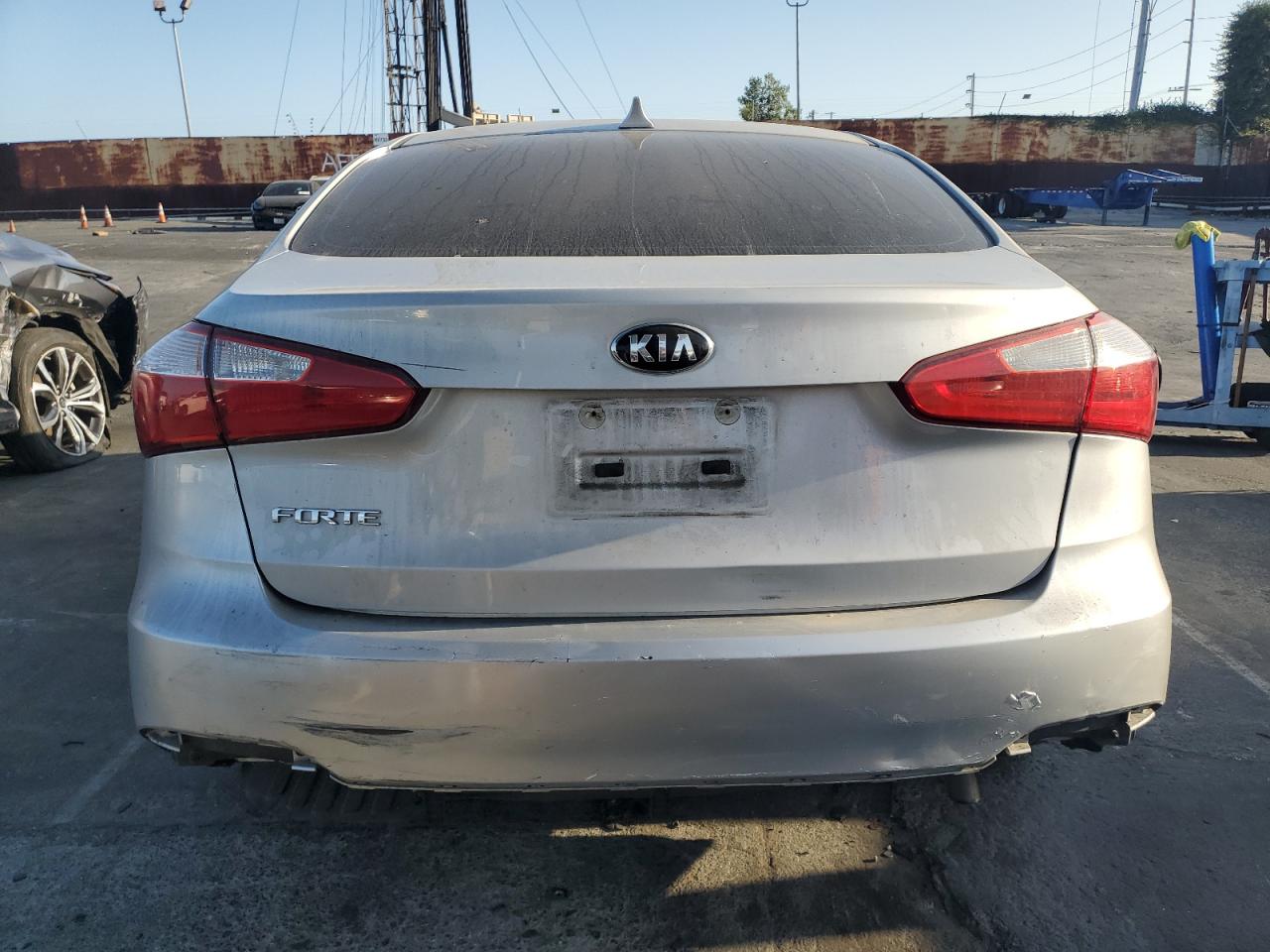 2016 KIA Forte VIN KNAFK4A64G5615210 Copart auction photo, front end damage thumbnail 6