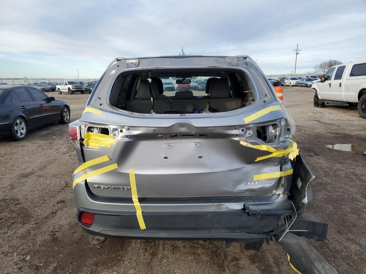 2016 Toyota Highlander VIN 5TDJKRFH6GS348828 Copart auction photo, rear end damage thumbnail 6