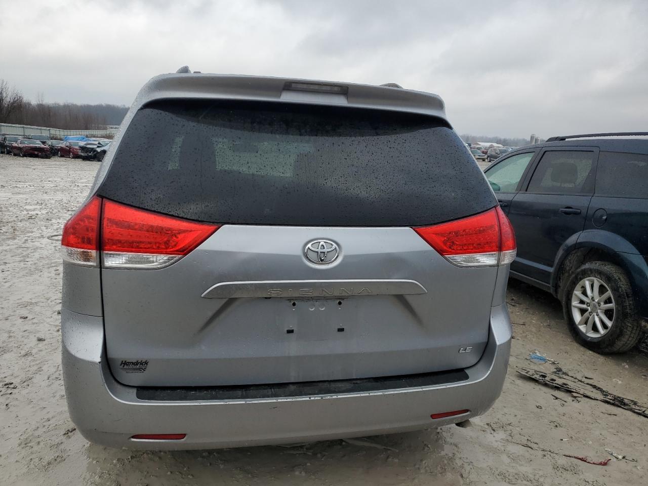2011 Toyota Sienna VIN 5TDKK3DCXBS150948 Copart auction photo, front end damage thumbnail 6