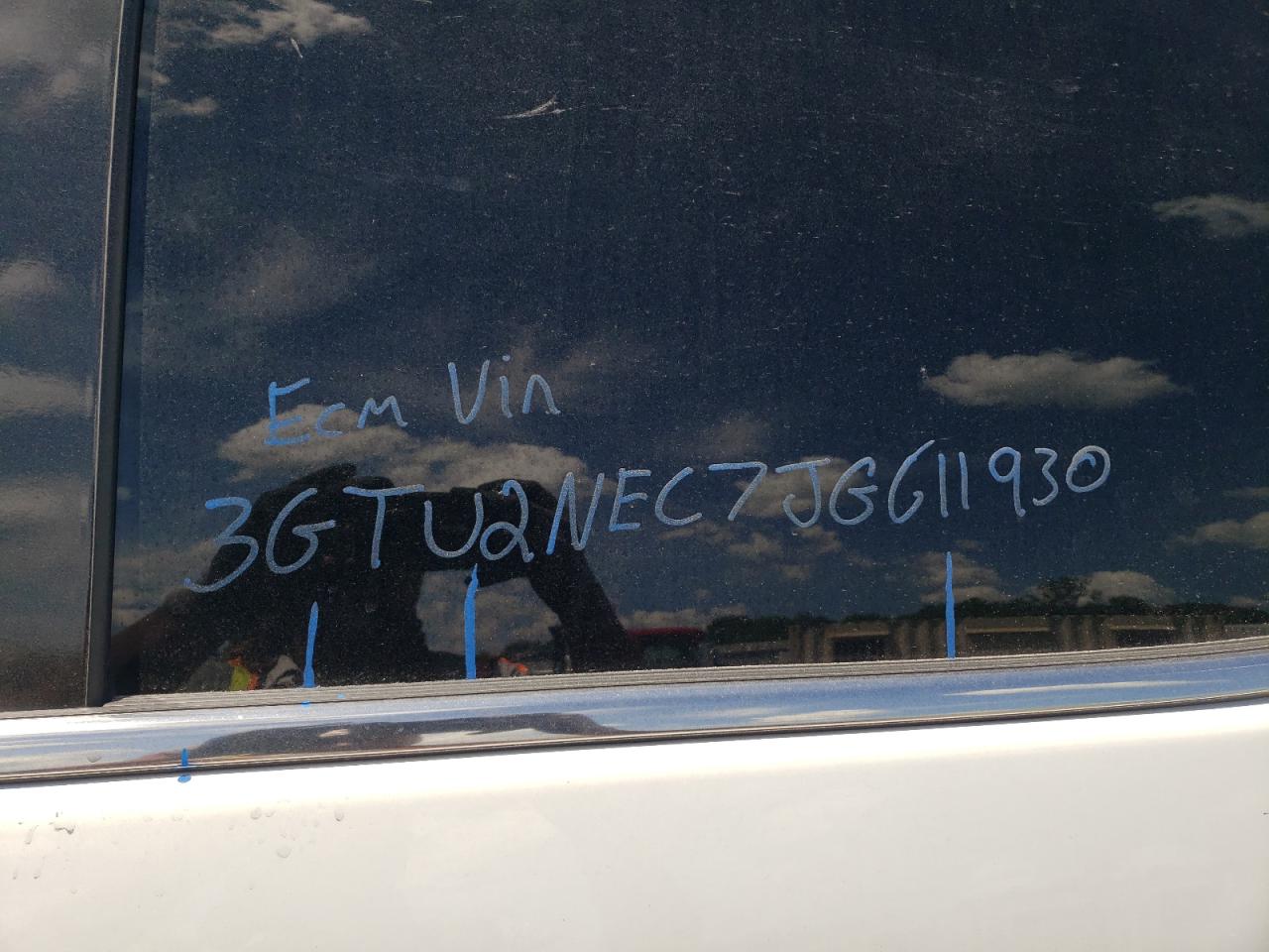 2018 GMC Sierra VIN 3GTU2NEC7JG611930 Copart auction photo, vandalism damage thumbnail 12