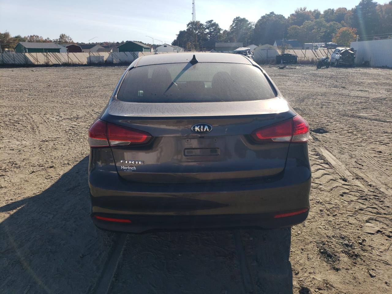 2017 KIA Forte VIN 3KPFL4A71HE012293 Copart auction photo, front end / side damage thumbnail 6