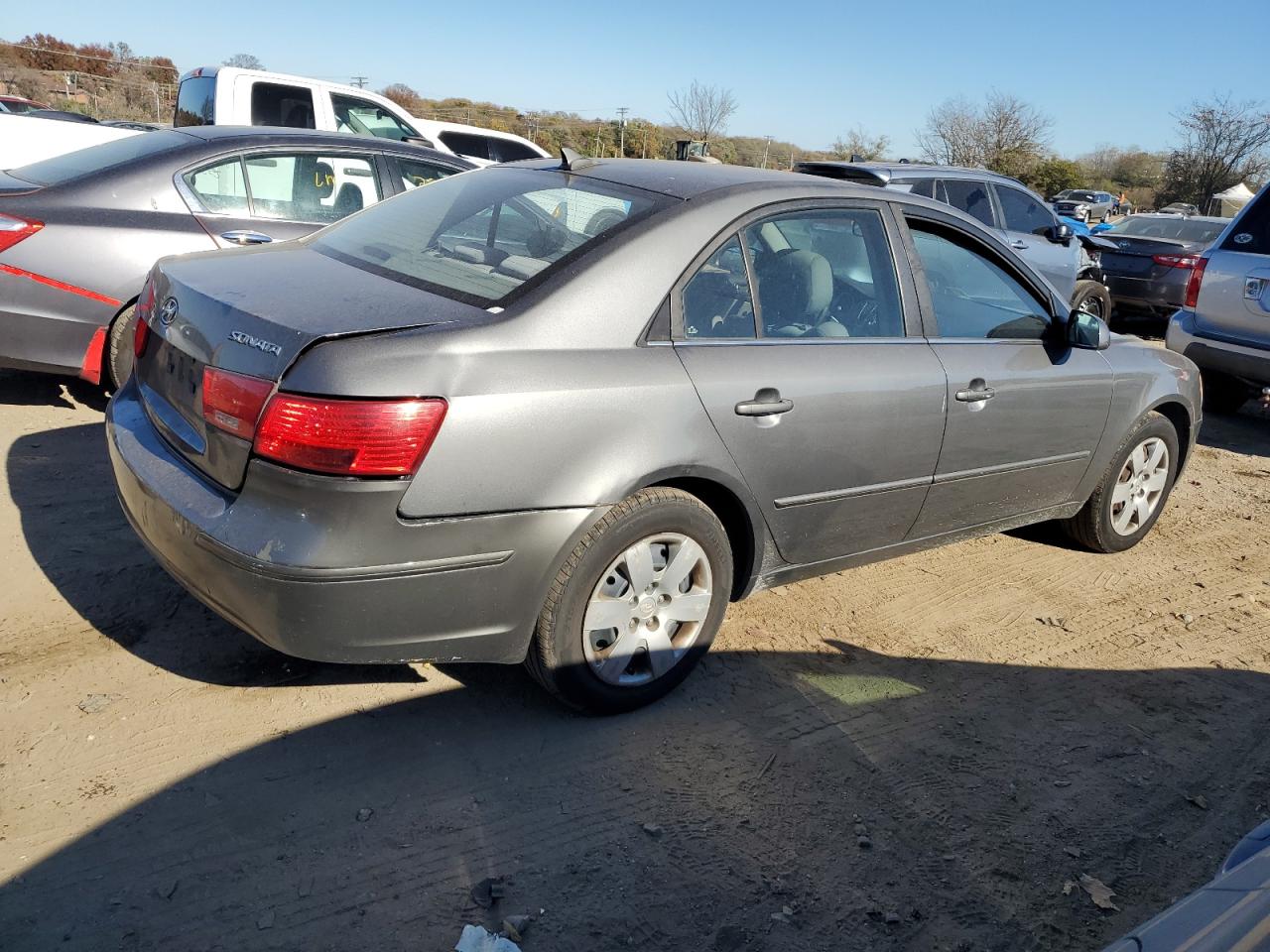 2009 Hyundai Sonata VIN 5NPET46C09H463617 Copart auction photo, rear end / minor dent/scratches damage thumbnail 3