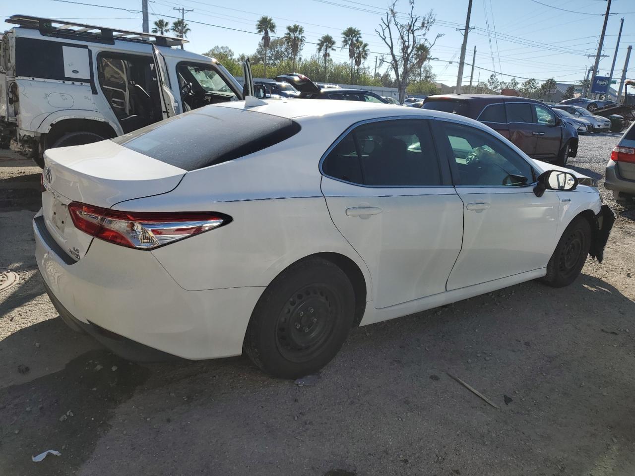 2019 Toyota Camry VIN 4T1B31HK5KU005679 Copart auction photo, front end damage thumbnail 3