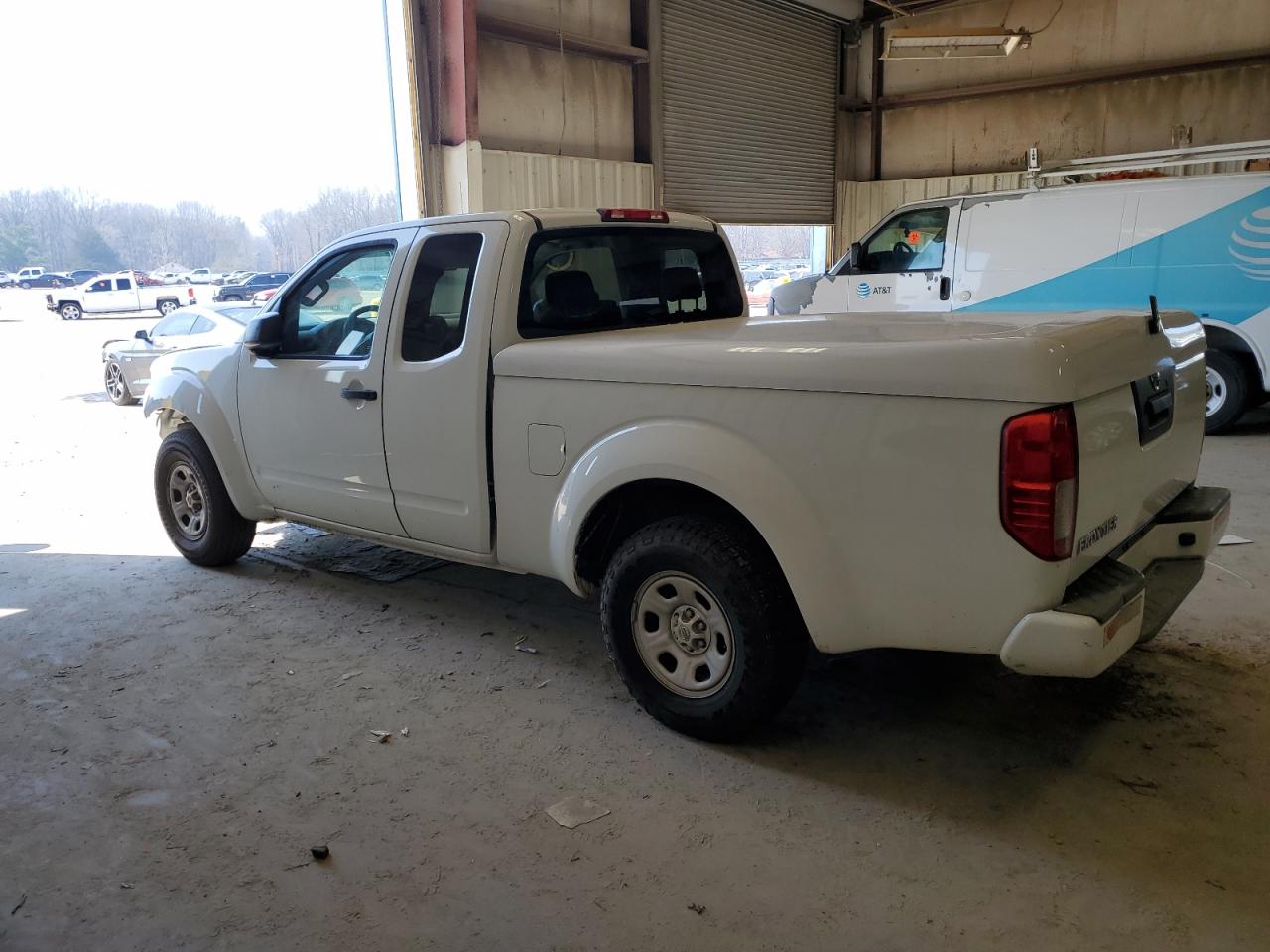 2017 Nissan Navara (Frontier) VIN 1N6BD0CT6HN707943 Copart auction photo, front end / minor dent/scratches damage thumbnail 2
