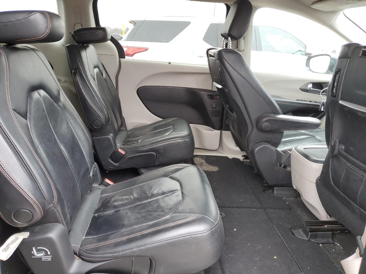 2020 Chrysler Pacifica VIN 2C4RC1EG3LR172818 Copart auction photo, front end / minor dent/scratches damage thumbnail 11