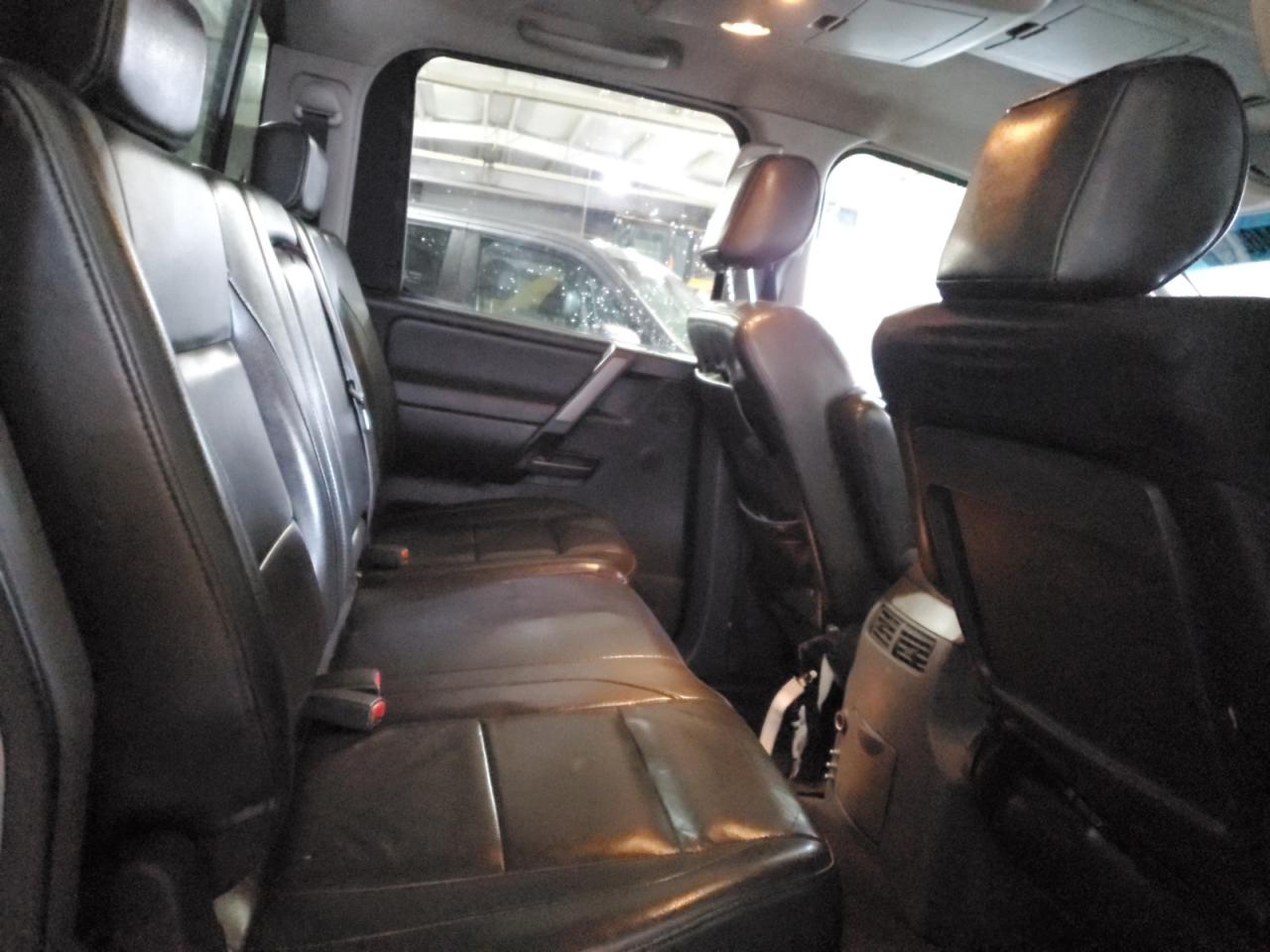 2006 Nissan Titan VIN 1N6AA07BX6N504055 Copart auction photo, normal wear / minor dent/scratches damage thumbnail 10