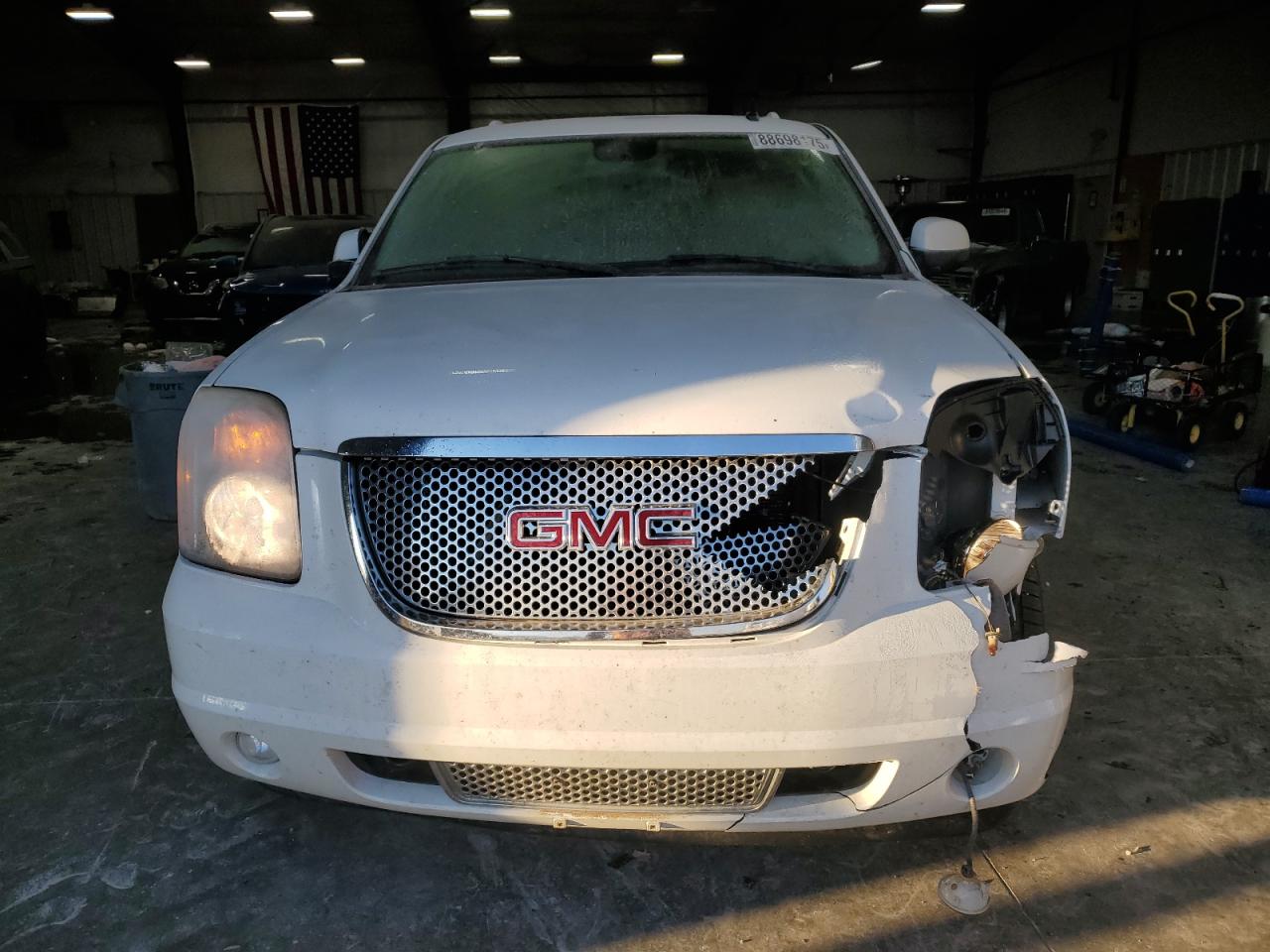 2008 GMC Yukon VIN 1GKFK63868J129766 Copart auction photo, front end / minor dent/scratches damage thumbnail 5