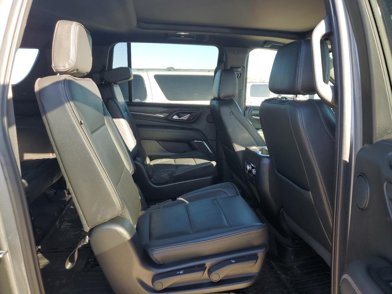 2021 GMC Yukon VIN 1GKS2JKLXMR375450 Copart auction photo, rear end damage thumbnail 11