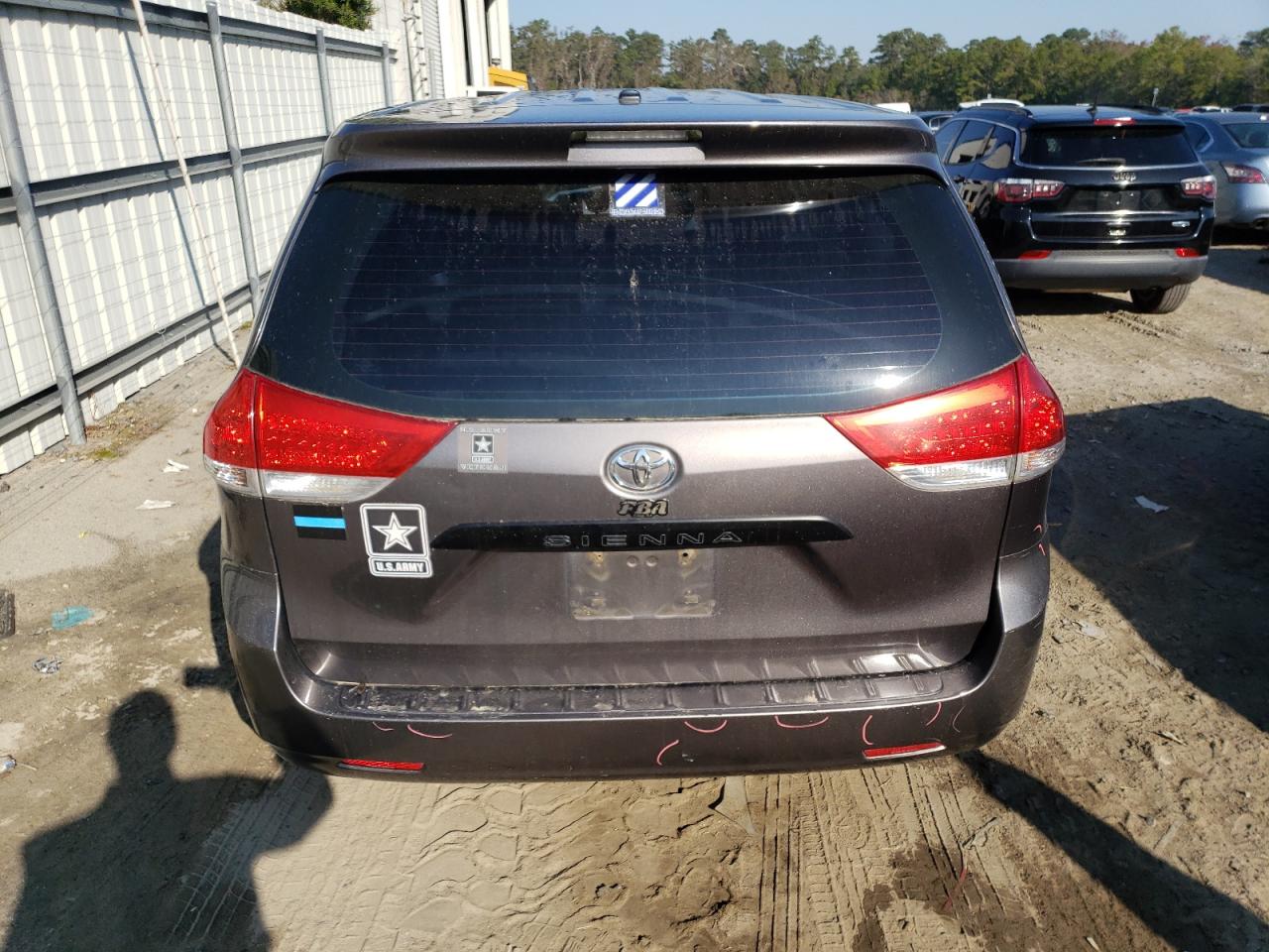 2014 Toyota Sienna VIN 5TDZK3DC8ES508051 Copart auction photo, front end damage thumbnail 6
