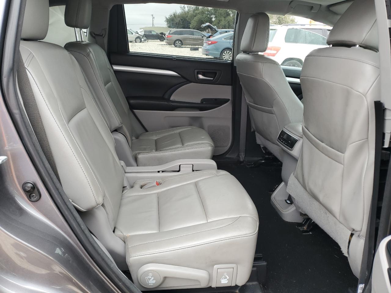 2018 Toyota Highlander VIN 5TDKZRFH5JS536957 Copart auction photo, front end / side damage thumbnail 12